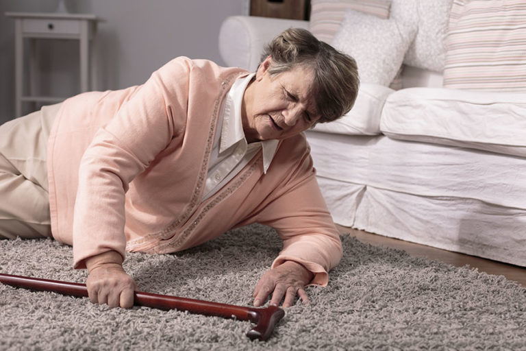 risks-facing-seniors-living-at-home-alone-elderlink-home-care